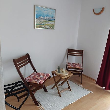 Apartman Pod Forticu ฮวาร์ ภายนอก รูปภาพ