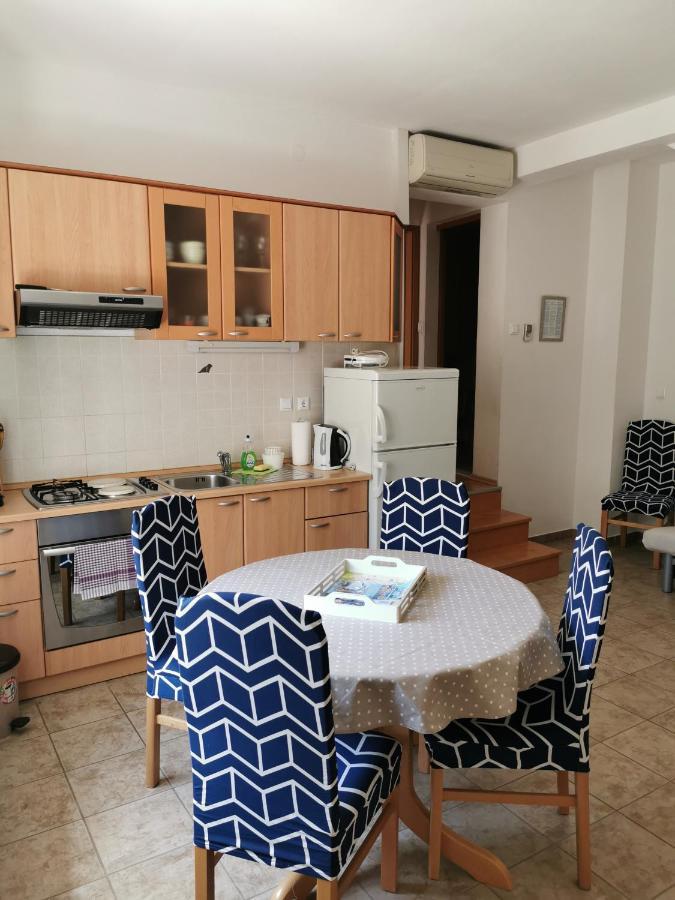 Apartman Pod Forticu ฮวาร์ ภายนอก รูปภาพ