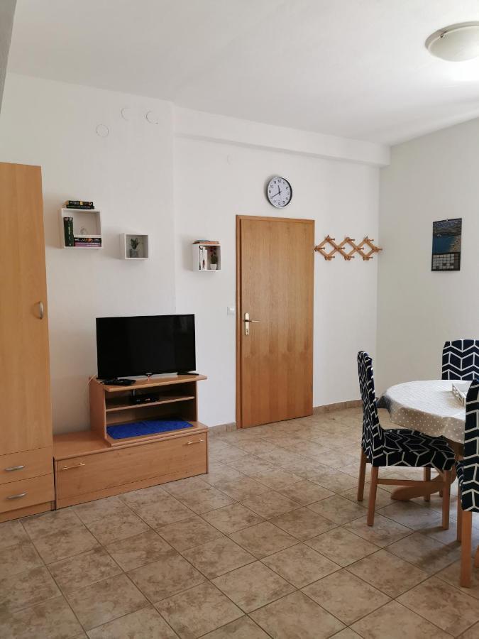 Apartman Pod Forticu ฮวาร์ ภายนอก รูปภาพ