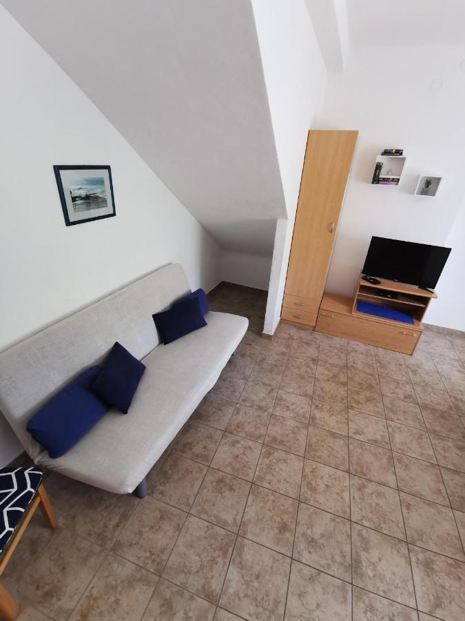 Apartman Pod Forticu ฮวาร์ ภายนอก รูปภาพ