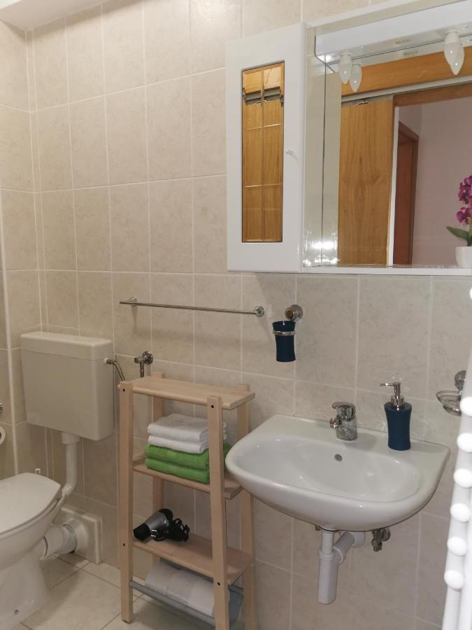 Apartman Pod Forticu ฮวาร์ ภายนอก รูปภาพ